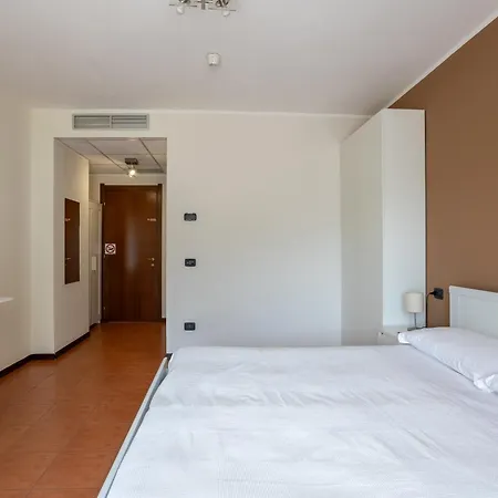 Hotel Fontaine Bleue 3*